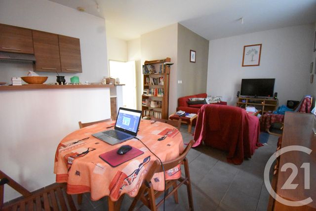 Afficher la photo en grand Appartement F3 à vendre - 3 pièces - 56.43 m2 - VICHY - 03 - AUVERGNE - Century 21 Gnt Immobilier