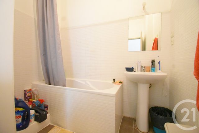 Afficher la photo en grand Appartement F3 à vendre - 3 pièces - 56.43 m2 - VICHY - 03 - AUVERGNE - Century 21 Gnt Immobilier