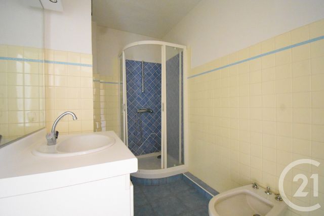 Afficher la photo en grand Appartement T3 à vendre - 3 pièces - 72.87 m2 - VICHY - 03 - AUVERGNE - Century 21 Gnt Immobilier