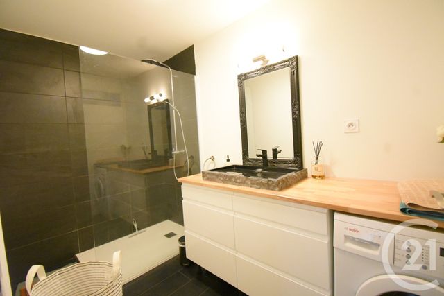 Afficher la photo en grand Appartement T3 à vendre - 3 pièces - 76.85 m2 - VICHY - 03 - AUVERGNE - Century 21 Gnt Immobilier