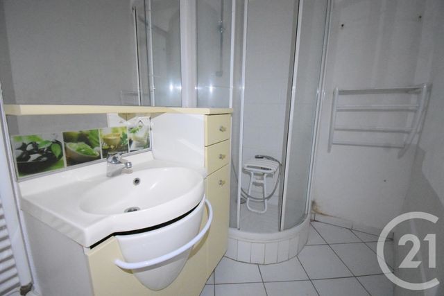 Appartement F3 à vendre - 3 pièces - 104.36 m2 - VICHY - 03 - AUVERGNE - Century 21 Gnt Immobilier