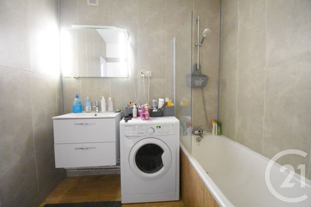 Appartement T3 à vendre - 3 pièces - 70.41 m2 - VICHY - 03 - AUVERGNE - Century 21 Gnt Immobilier