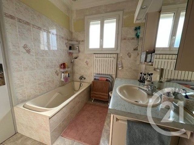 Afficher la photo en grand maison à vendre - 5 pièces - 132.66 m2 - BELLERIVE SUR ALLIER - 03 - AUVERGNE - Century 21 Gnt Immobilier