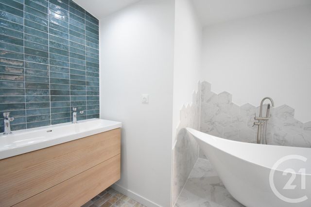 Appartement Duplex à vendre - 4 pièces - 131.25 m2 - VICHY - 03 - AUVERGNE - Century 21 Gnt Immobilier