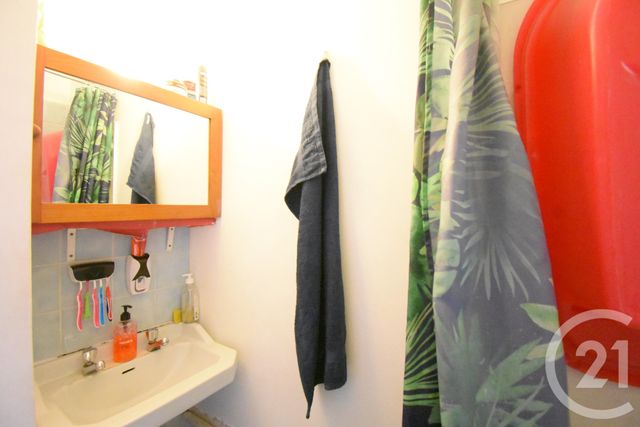 Appartement F3 à vendre - 3 pièces - 47.09 m2 - VICHY - 03 - AUVERGNE - Century 21 Gnt Immobilier