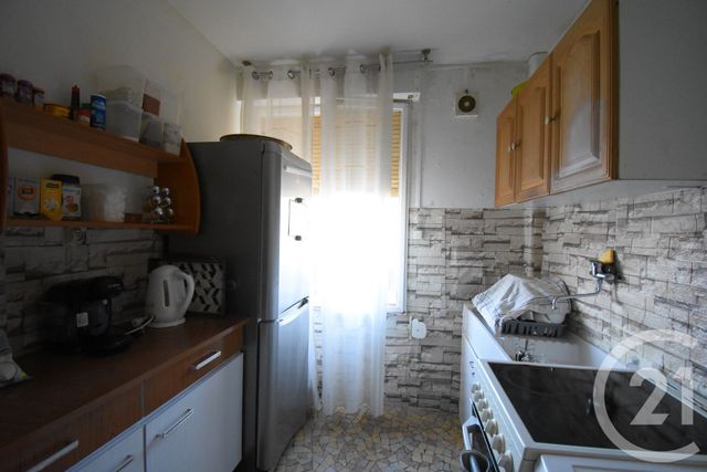 Afficher la photo en grand Appartement F3 à vendre - 3 pièces - 54.64 m2 - VICHY - 03 - AUVERGNE - Century 21 Gnt Immobilier