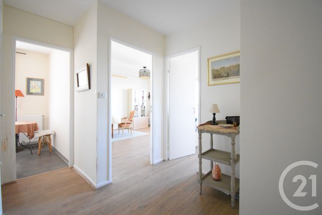 Appartement F2 à vendre - 2 pièces - 49.22 m2 - VICHY - 03 - AUVERGNE - Century 21 Gnt Immobilier