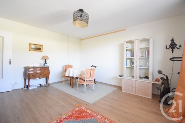 Appartement F2 à vendre - 2 pièces - 49.22 m2 - VICHY - 03 - AUVERGNE - Century 21 Gnt Immobilier