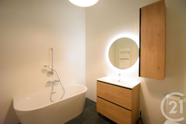 Appartement F1 à vendre - 1 pièce - 50.5 m2 - VICHY - 03 - AUVERGNE - Century 21 Gnt Immobilier