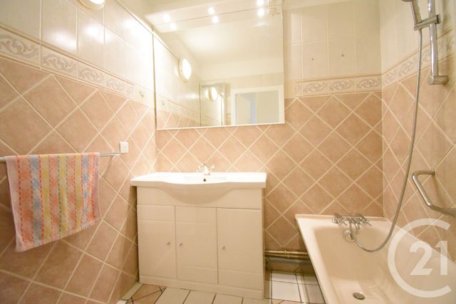 Appartement T3 à vendre - 3 pièces - 68.85 m2 - VICHY - 03 - AUVERGNE - Century 21 Gnt Immobilier