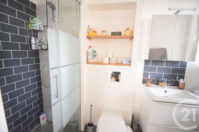 Appartement F2 à louer - 2 pièces - 35.0 m2 - VICHY - 03 - AUVERGNE - Century 21 Gnt Immobilier