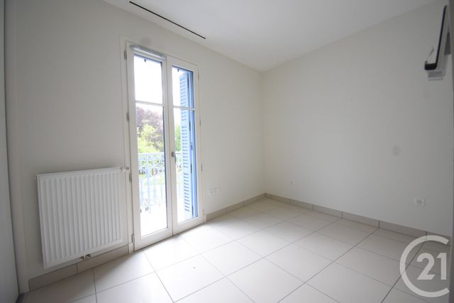 Appartement T3 à vendre - 3 pièces - 64.3 m2 - VICHY - 03 - AUVERGNE - Century 21 Gnt Immobilier