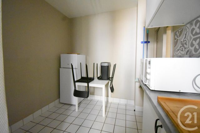 Appartement T1 à louer - 1 pièce - 27.07 m2 - VICHY - 03 - AUVERGNE - Century 21 Gnt Immobilier