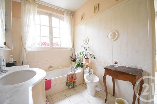 maison à vendre - 8 pièces - 217.22 m2 - BELLERIVE SUR ALLIER - 03 - AUVERGNE - Century 21 Gnt Immobilier