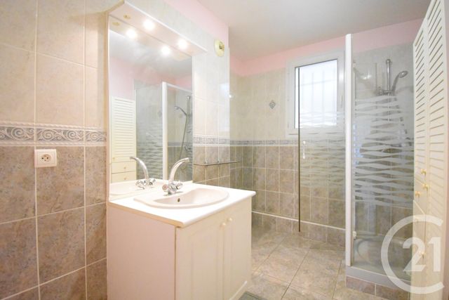 Appartement F3 à vendre - 3 pièces - 78.17 m2 - VICHY - 03 - AUVERGNE - Century 21 Gnt Immobilier