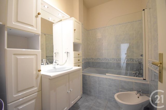 Appartement T3 à louer - 3 pièces - 85.92 m2 - VICHY - 03 - AUVERGNE - Century 21 Gnt Immobilier