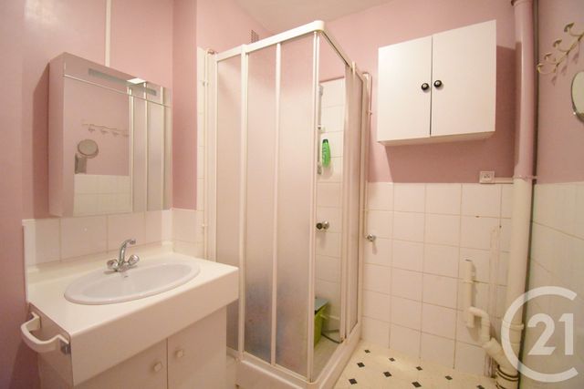 Appartement F3 à vendre - 3 pièces - 67.84 m2 - VICHY - 03 - AUVERGNE - Century 21 Gnt Immobilier