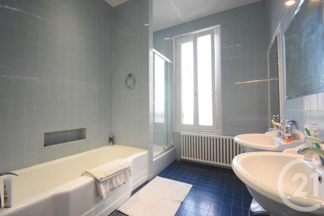 maison à vendre - 7 pièces - 201.2 m2 - VICHY - 03 - AUVERGNE - Century 21 Gnt Immobilier