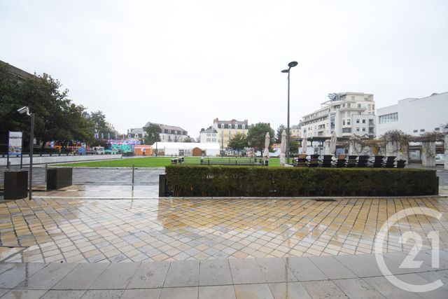 Appartement Local à louer - 2 pièces - 73.73 m2 - VICHY - 03 - AUVERGNE - Century 21 Gnt Immobilier