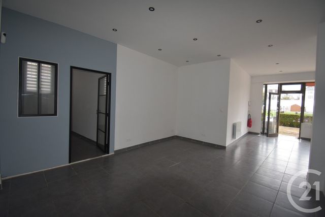 Appartement Local à louer - 2 pièces - 73.73 m2 - VICHY - 03 - AUVERGNE - Century 21 Gnt Immobilier