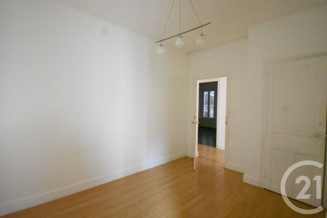 Appartement F5 à louer - 4 pièces - 109.34 m2 - VICHY - 03 - AUVERGNE - Century 21 Gnt Immobilier