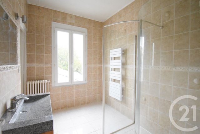 Appartement F5 à louer - 4 pièces - 109.34 m2 - VICHY - 03 - AUVERGNE - Century 21 Gnt Immobilier