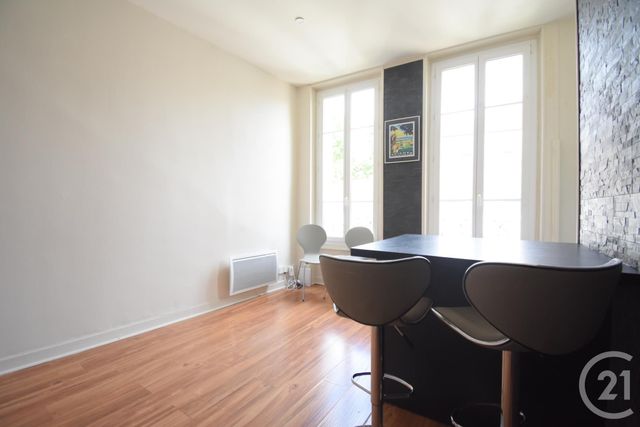 Appartement F2 à louer - 2 pièces - 41.63 m2 - VICHY - 03 - AUVERGNE - Century 21 Gnt Immobilier