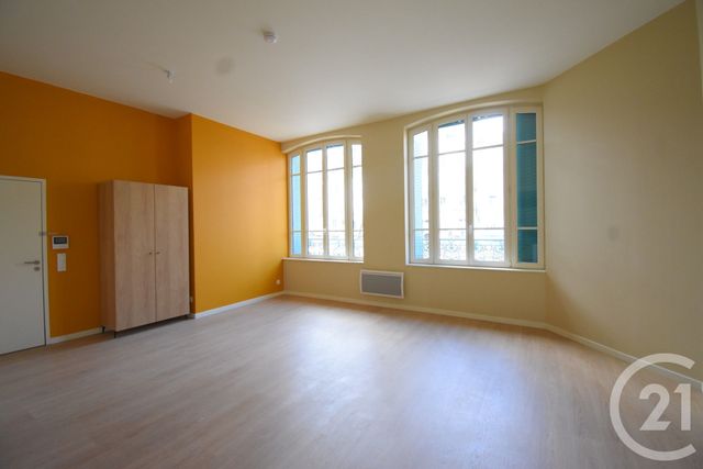 Appartement F1 à louer - 1 pièce - 41.9 m2 - VICHY - 03 - AUVERGNE - Century 21 Gnt Immobilier