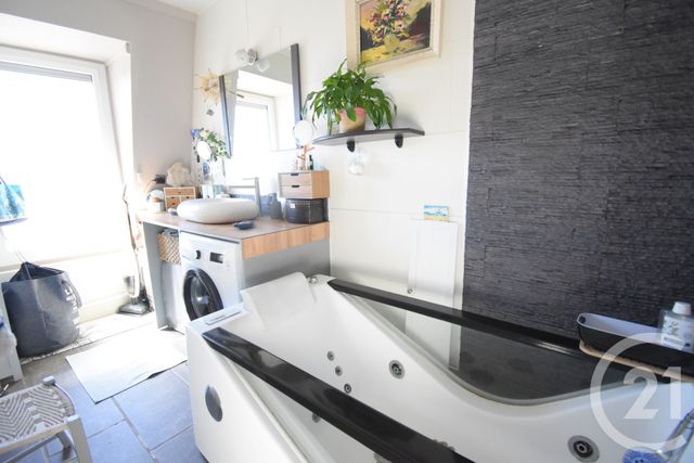 Appartement T3 à vendre - 3 pièces - 59.43 m2 - VICHY - 03 - AUVERGNE - Century 21 Gnt Immobilier