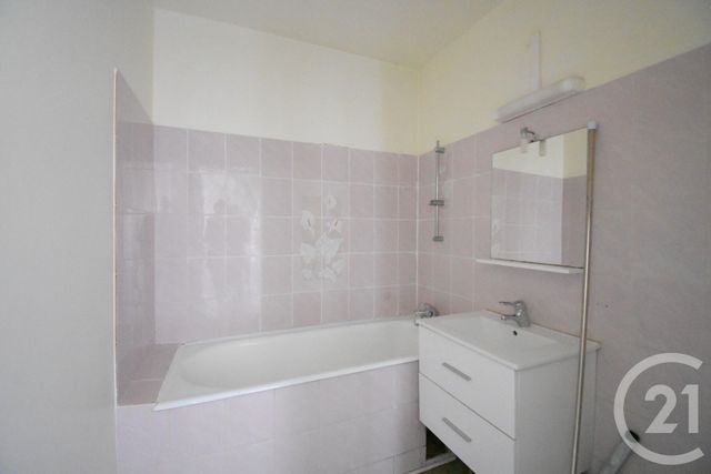 Appartement T4 à vendre - 4 pièces - 67.3 m2 - VICHY - 03 - AUVERGNE - Century 21 Gnt Immobilier