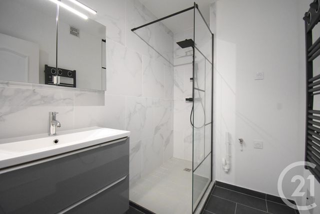 Appartement F3 à louer - 3 pièces - 68.54 m2 - VICHY - 03 - AUVERGNE - Century 21 Gnt Immobilier