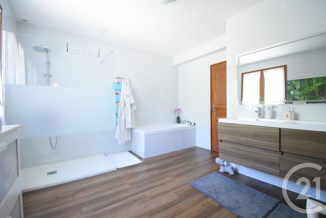 maison à vendre - 5 pièces - 206.15 m2 - CREUZIER LE VIEUX - 03 - AUVERGNE - Century 21 Gnt Immobilier