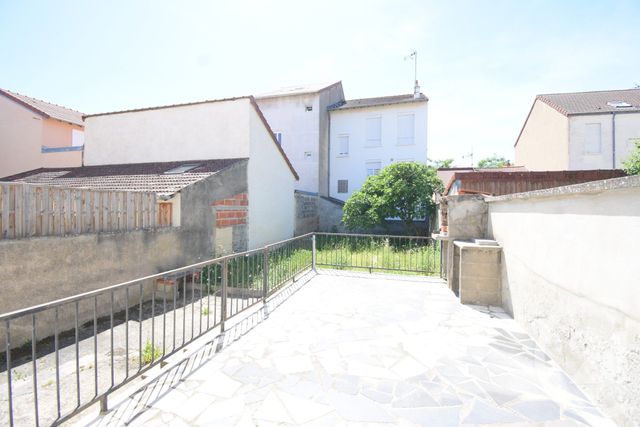 maison à vendre - 5 pièces - 82.0 m2 - VICHY - 03 - AUVERGNE - Century 21 Gnt Immobilier