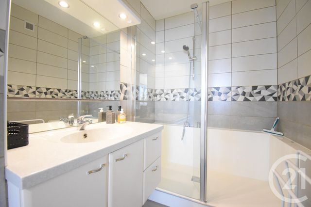 Appartement F3 à vendre - 3 pièces - 68.03 m2 - VICHY - 03 - AUVERGNE - Century 21 Gnt Immobilier