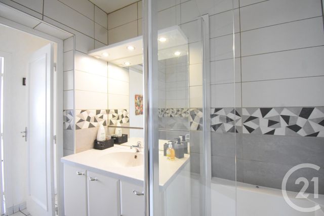 Appartement F3 à vendre - 3 pièces - 68.03 m2 - VICHY - 03 - AUVERGNE - Century 21 Gnt Immobilier