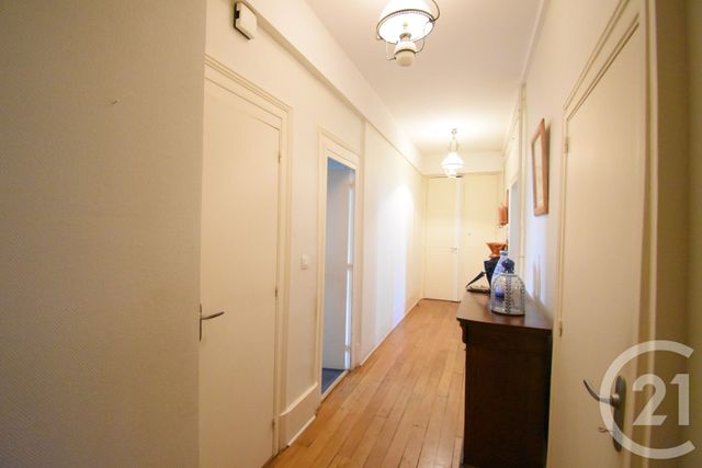 Appartement F3 à louer - 3 pièces - 108.04 m2 - VICHY - 03 - AUVERGNE - Century 21 Gnt Immobilier