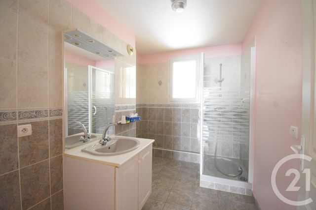 Appartement F3 à vendre - 3 pièces - 78.17 m2 - VICHY - 03 - AUVERGNE - Century 21 Gnt Immobilier