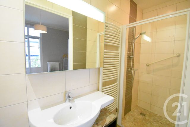 Appartement F2 à louer - 2 pièces - 63.83 m2 - VICHY - 03 - AUVERGNE - Century 21 Gnt Immobilier