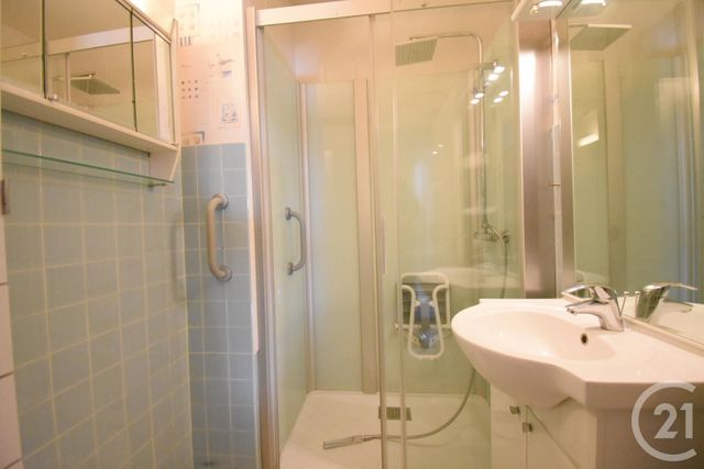 Appartement F3 à louer - 3 pièces - 77.4 m2 - VICHY - 03 - AUVERGNE - Century 21 Gnt Immobilier