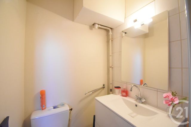 Appartement Studio à vendre - 1 pièce - 18.8 m2 - VICHY - 03 - AUVERGNE - Century 21 Gnt Immobilier