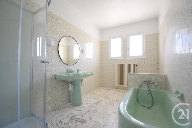 maison à vendre - 5 pièces - 175.0 m2 - CREUZIER LE VIEUX - 03 - AUVERGNE - Century 21 Gnt Immobilier